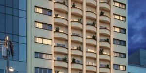 Fachada-Noturna-Aureos-Rio